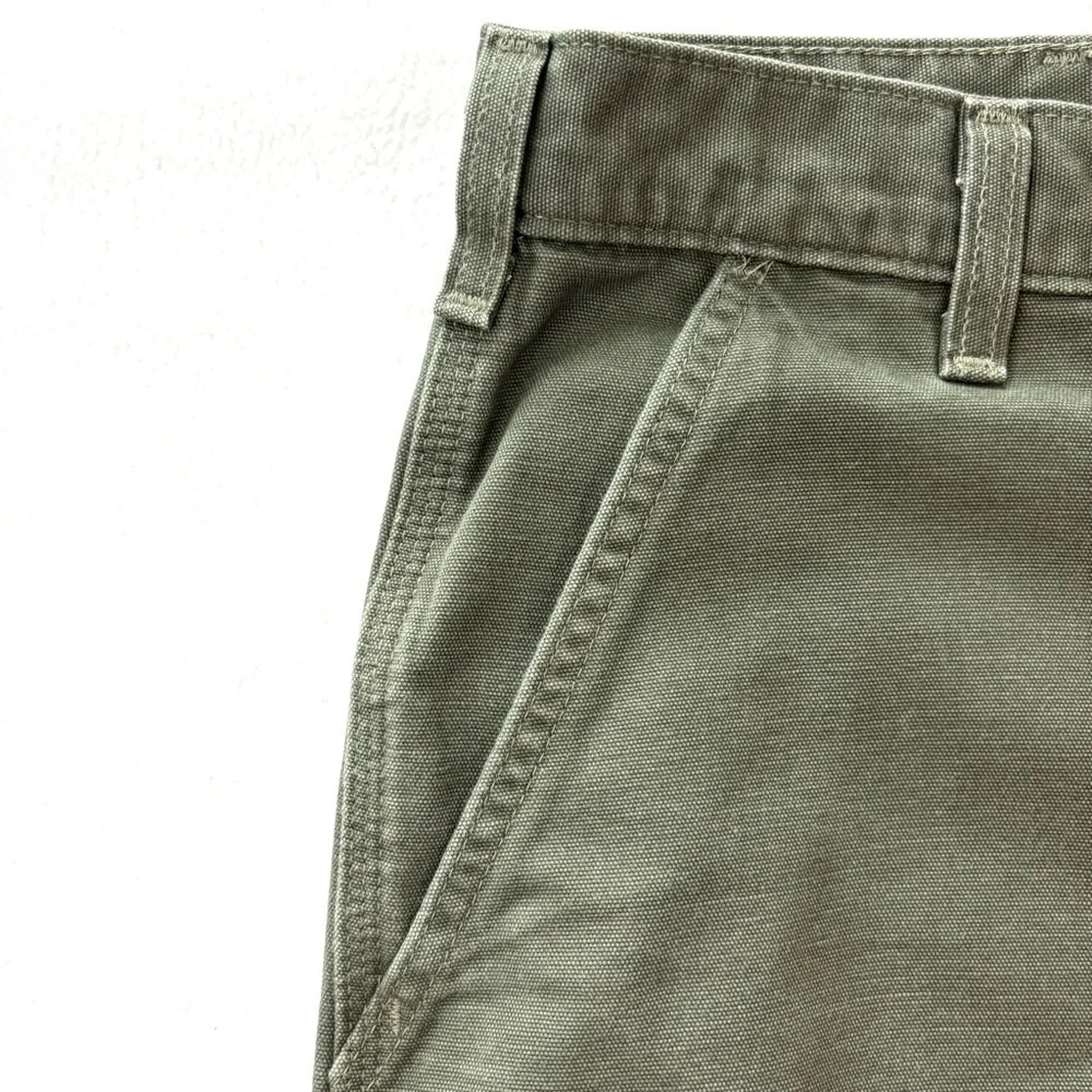 Vintage “90’s” Carhartt Men's Army Green Canvas Carpenter Knee Length Short (42)